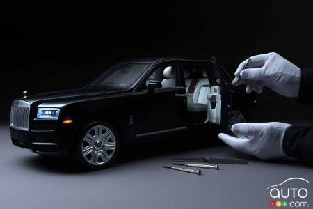 Scale model of the Rolls-Royce Cullinan, under repair